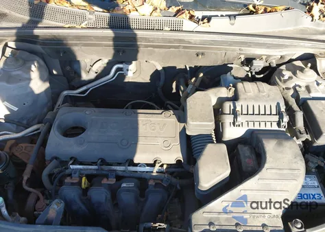 2011 Kia Sorento Lx from USA, damaged, VIN 5XYKTCA18BG116066